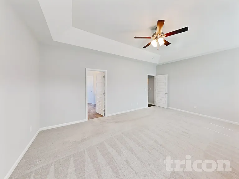 1022 Cyril Dr — Photo 7