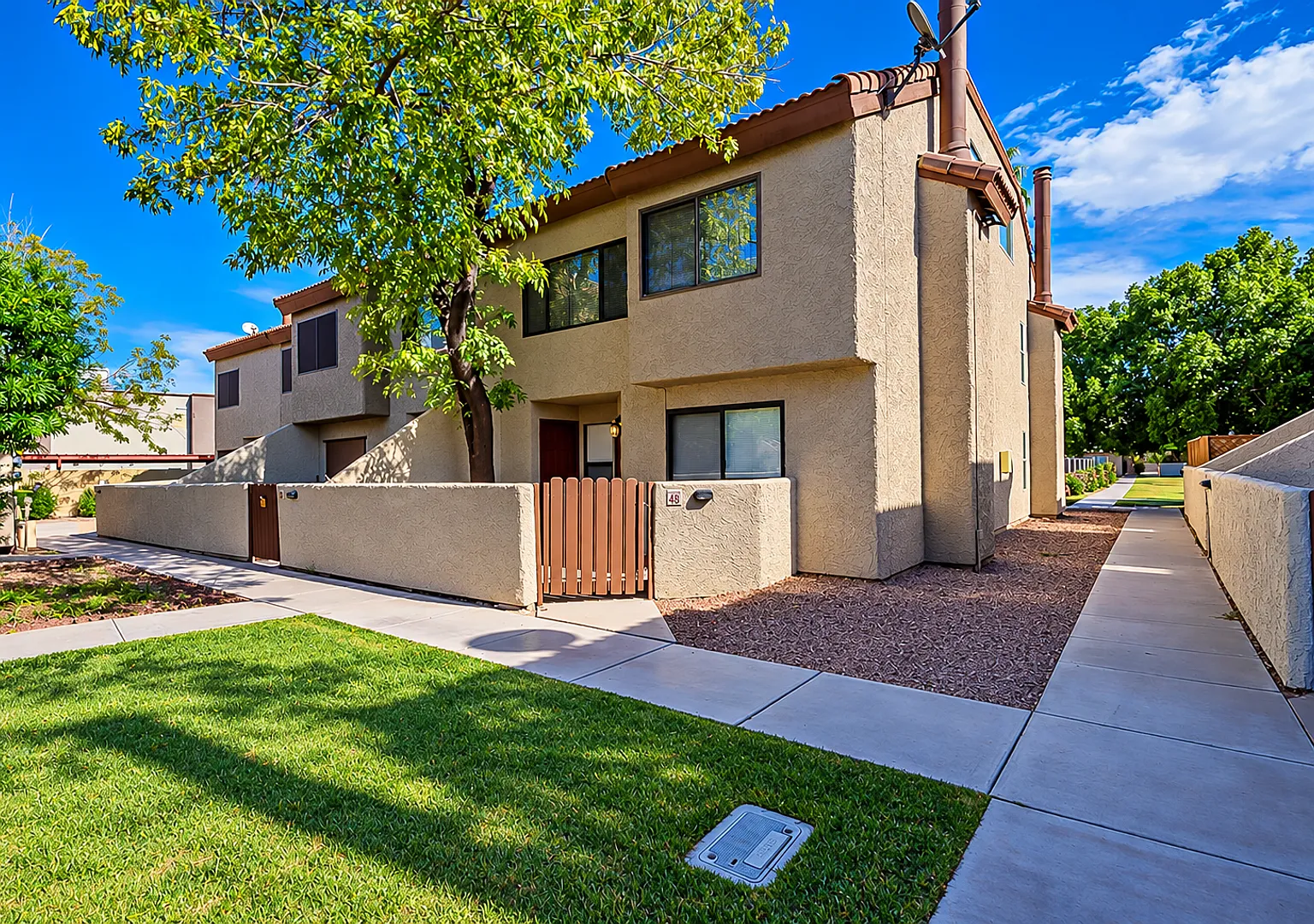 Spacious Mesa Townhome with Updated Kitchen & Utilities Included! — Photo 2