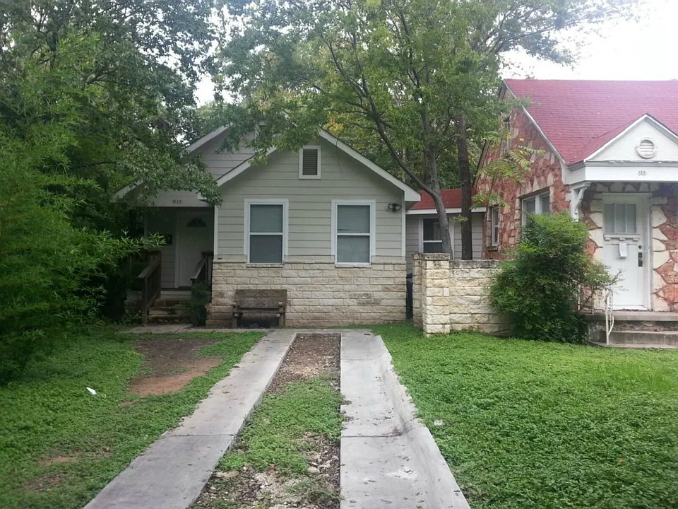 818 East 30th Street