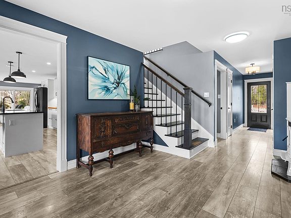 3rd image of 561 Hall Rd