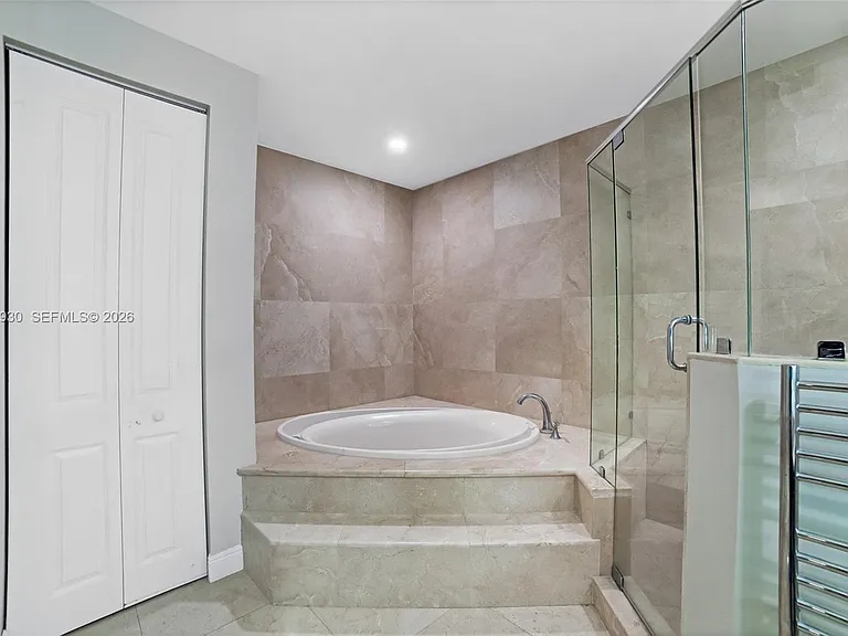 6226 Paradise Point Dr — Photo 38