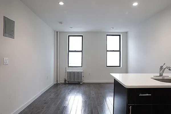 Rented by Kahen Properties | media 12