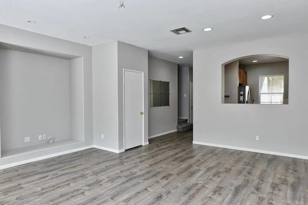 3 bed, 1525 sqft, $3,495 — Photo 2