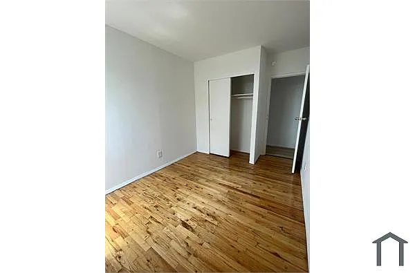 Building Photo - 960 Avenue Saint John #3B
