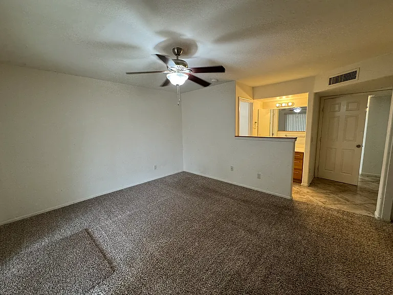 3201 W Paradise Ln — Photo 19