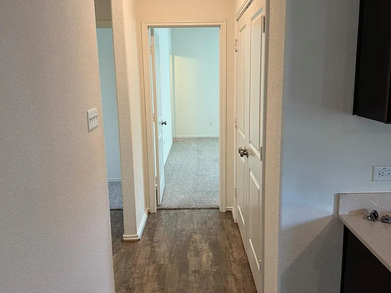 109 High Hill Cv — Photo 8