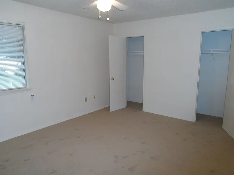 1400D Holleman Dr — Photo 8