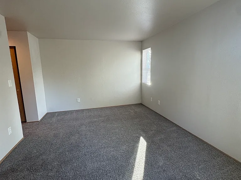The Lexington Apartments — Photo 35