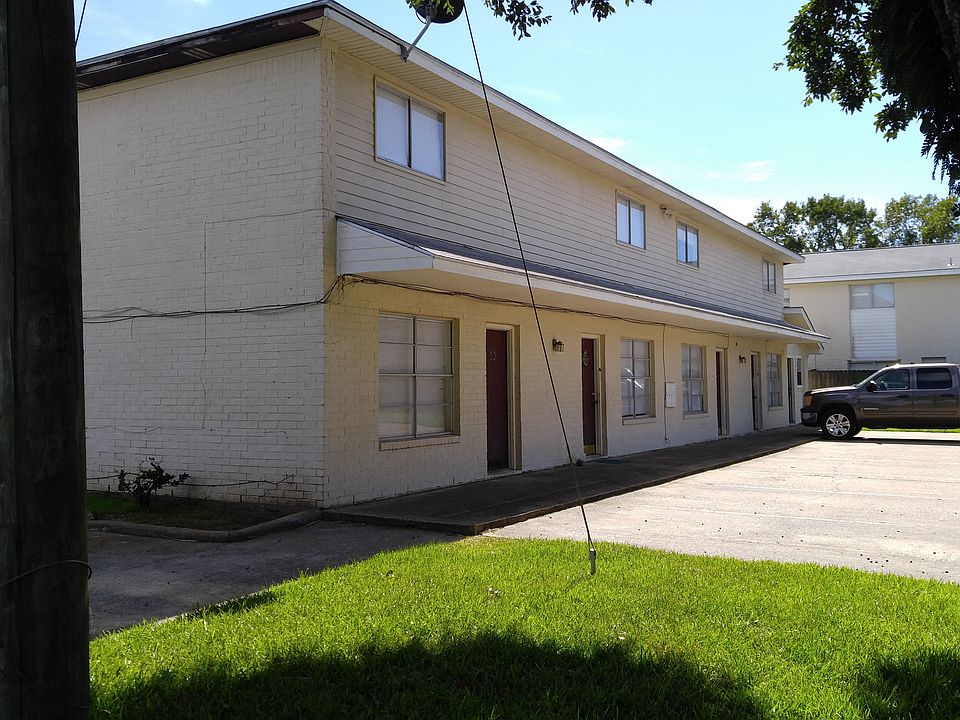 1st image of 200 Bower Dr APT 04