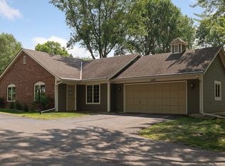 1040 Fox Run Rd, Waconia, MN 55387