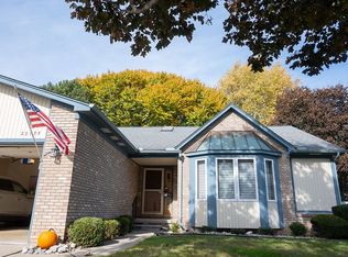 23135 Pine Tree Cir, Macomb, MI 48042