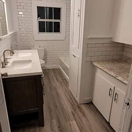 2nd image of 580 W Crosby St