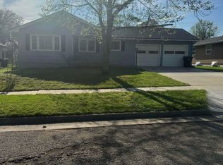 1733 SW Crest Dr, Topeka, KS 66604