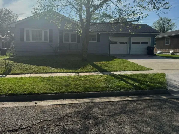 1733 SW Crest Dr, Topeka, KS 66604