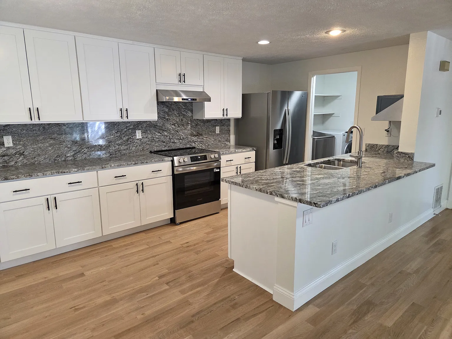 3 bed, 2.5 bath, 1464 sqft, $2,800 — Photo 1