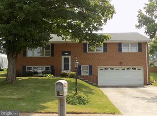 2017 Derry Rd, York, PA 17408