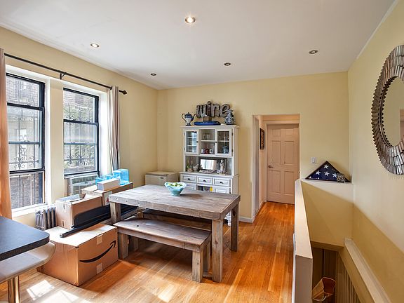 3rd image of 626 Lincoln Pl APT 1C