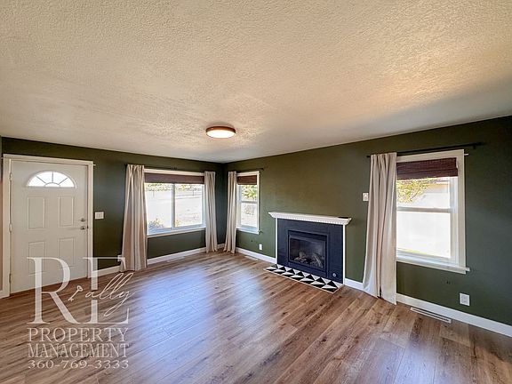 5th image of 2207 E 24th St