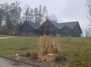 20 Layden St, Hurricane, WV 25526