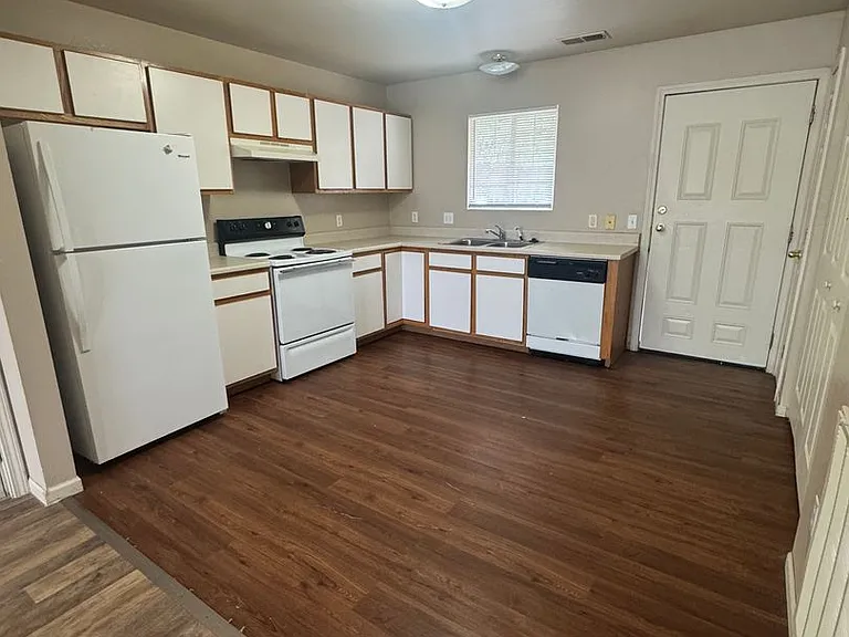 125-139 Hickory Ridge Dr — Photo 17