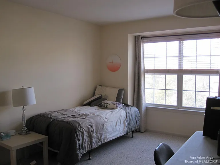 2806 Barclay Way — Photo 14