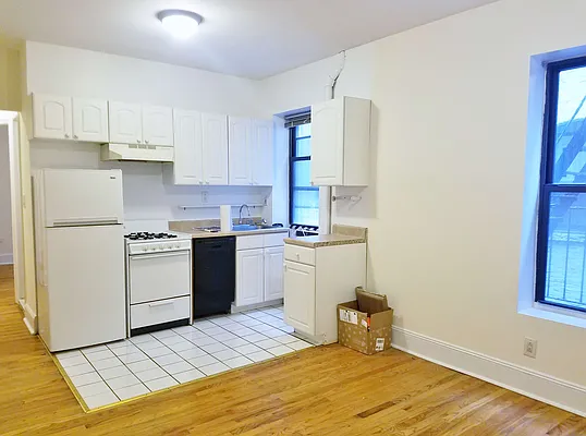 Rented by Julianna Realty Corp | media 8