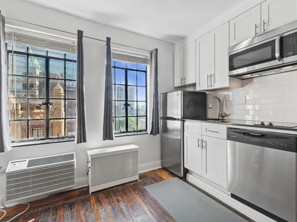 45 Tudor City Place 1002 image 3 of 5
