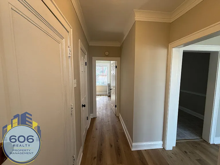 Spacious updated 6 Corners Apartments! — Photo 4