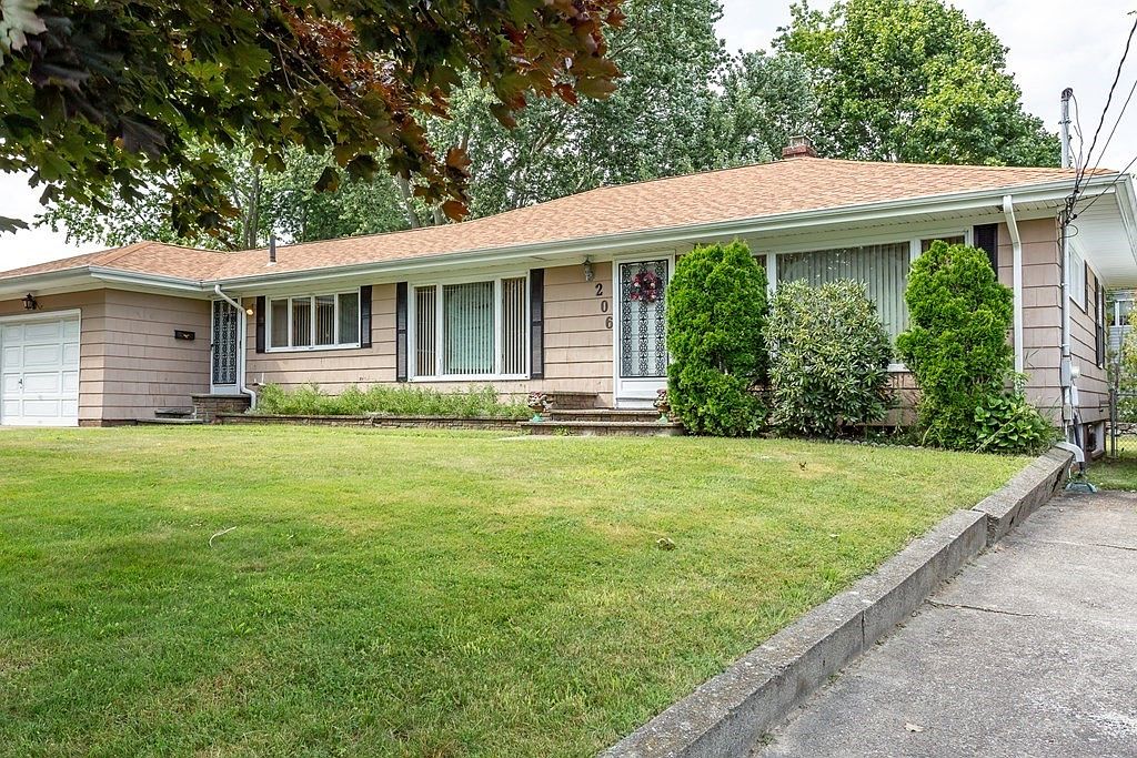 206 Chatterton Ave, Somerset, MA 02726 Zillow
