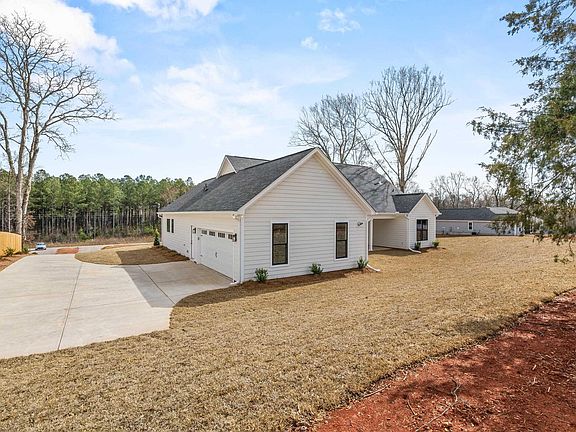 4th image of 669 Seagull Ln