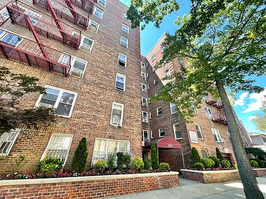 Sold by Maximillion Realty, Inc. | media 2