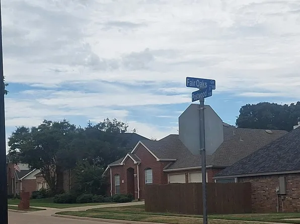 2017 Fair Oaks Cir, Corinth, TX 76210