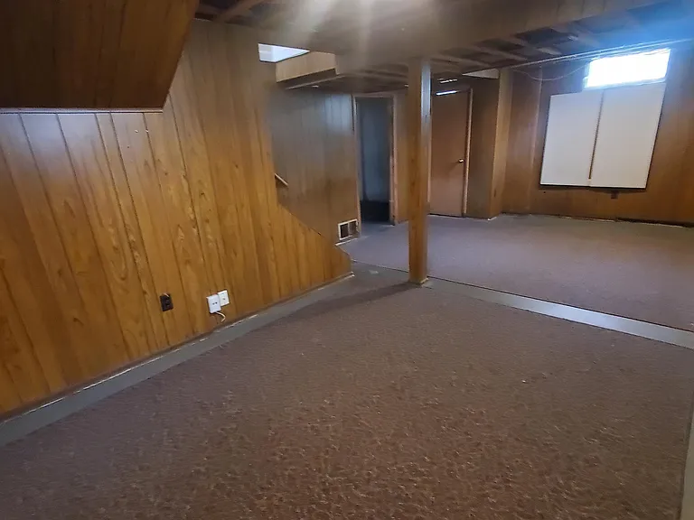 520 Burroughs Ave — Photo 36