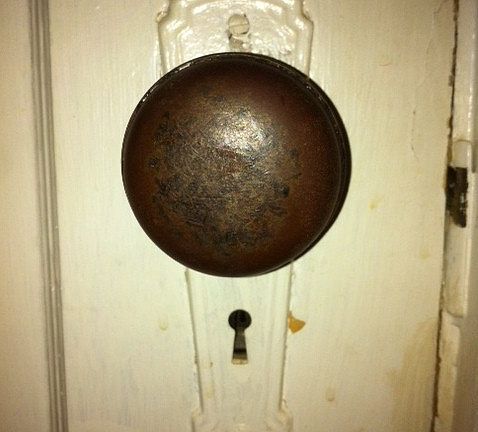 5th image of 615-617 W Reagan St