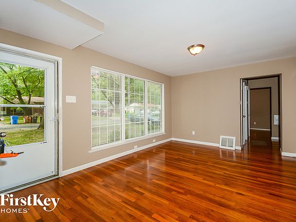 3rd image of 110 Clearview Dr
