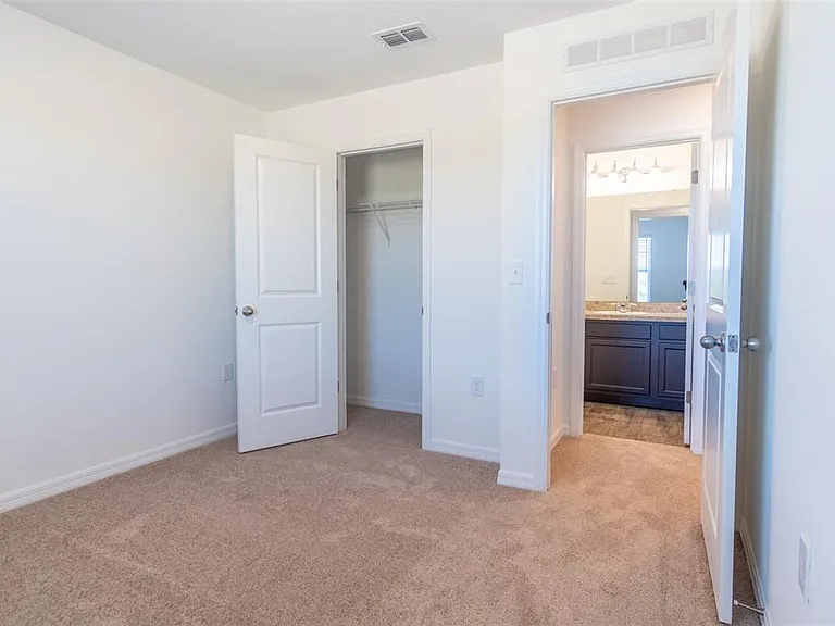 394 Madison Dr — Photo 18