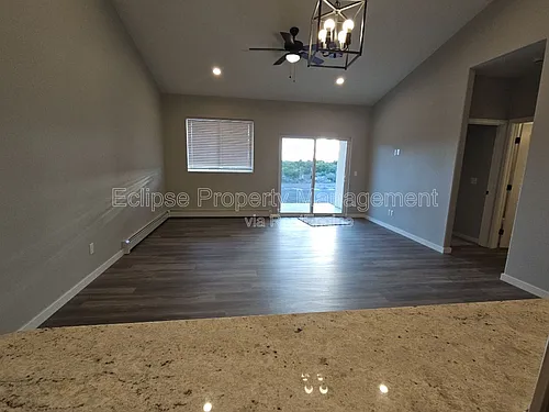 517 Washington Ave Photo 1