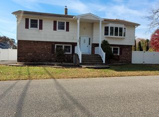 39 Spruce St, Beachwood, NJ 08722