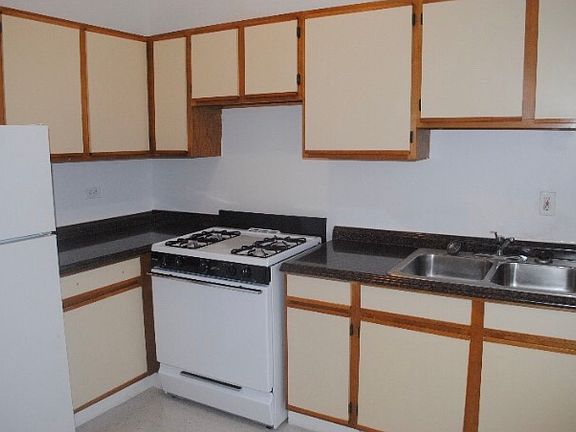 5th image of 5912 W Washington Blvd
