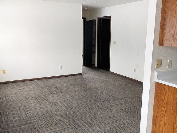 4th image of 504 9th St #18018573
