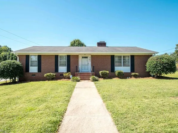 703 Oakhurst St, Kernersville, NC 27284