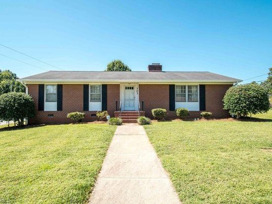 703 Oakhurst St, Kernersville, NC 27284