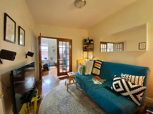 Rented by MySpaceNYC | media 25