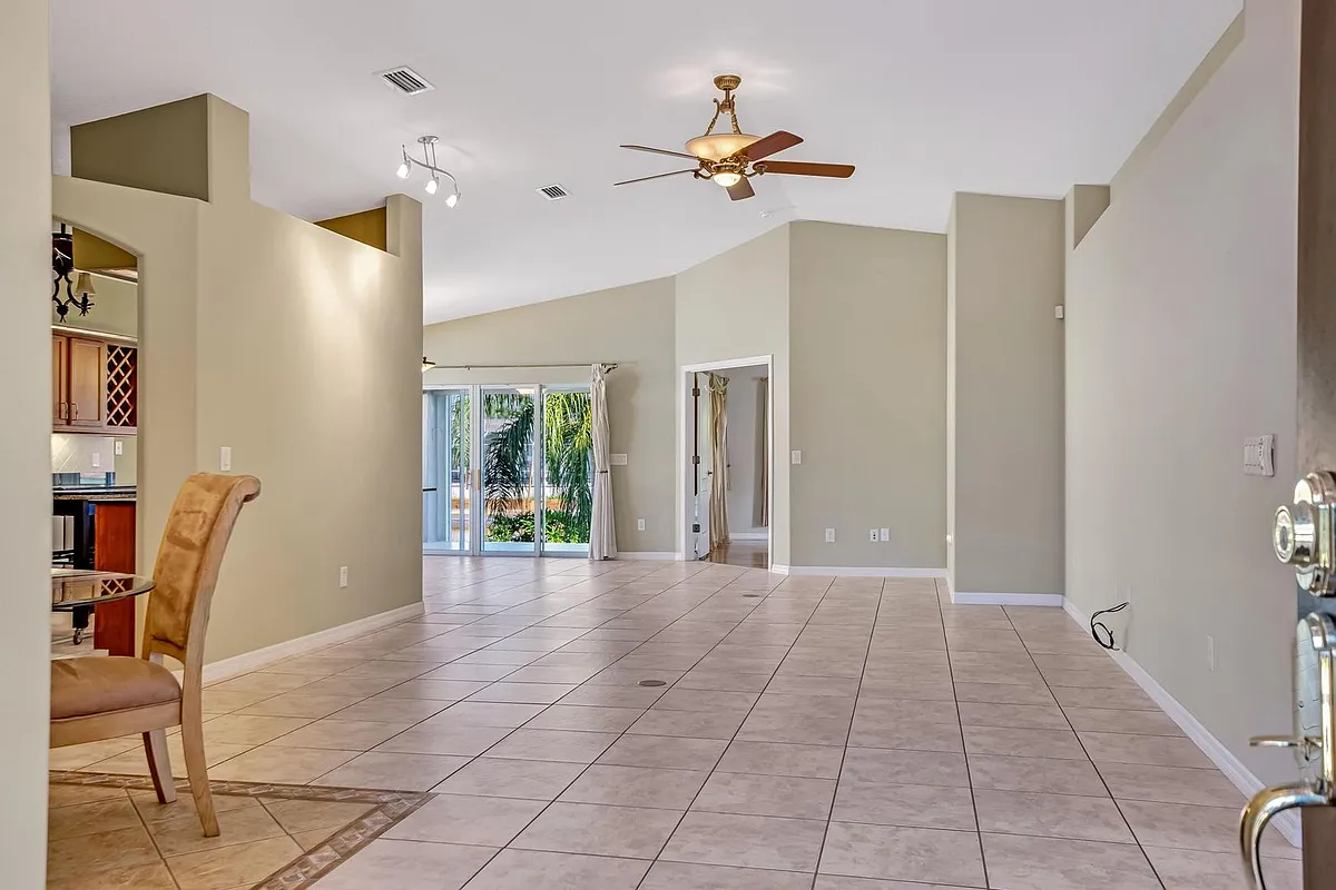 Building Photo - 70 Cochise Ct