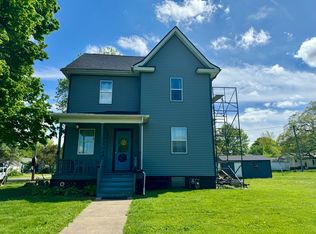 400 W Pine St, Le Roy, IL