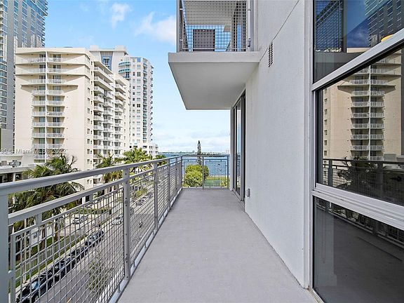 2nd image of 2151 N Bayshore Dr #1-0601