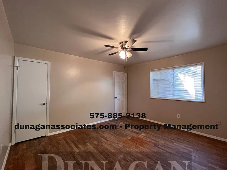 418 N Oak St — Photo 9
