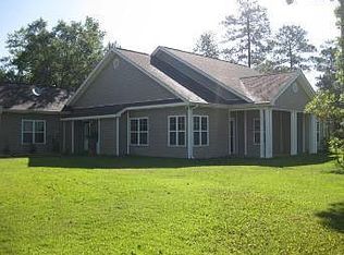 976 Thoroughbred Rd, Woodbine, GA 31569