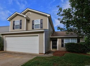 525 River View Dr, Lowell, NC 28098