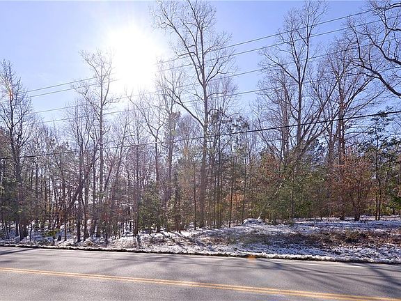 2nd image of 4881 Centerville Rd